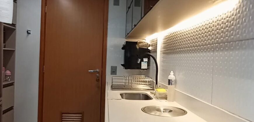 Apartamento mobiliado à venda ao lado do Corredor Vera Arruda!