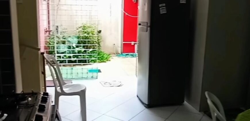 Casa com lago ornamental, forno de pizza e 264m² de puro charme