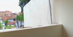 Casa com lago ornamental, forno de pizza e 264m² de puro charme